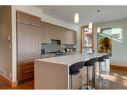 Kitchen - Breakfast bar at 5 - 8400 Ashleigh Mcivor Drive, Rainbow, Whistler