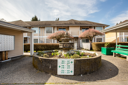 232-5641-201st-langley-360hometours-04 at 