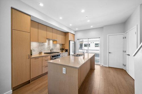 19451-sutton-avenue-south-meadows-pitt-meadows-02 at 