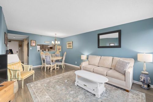 460-westview-street-coquitlam-west-coquitlam-04 at 