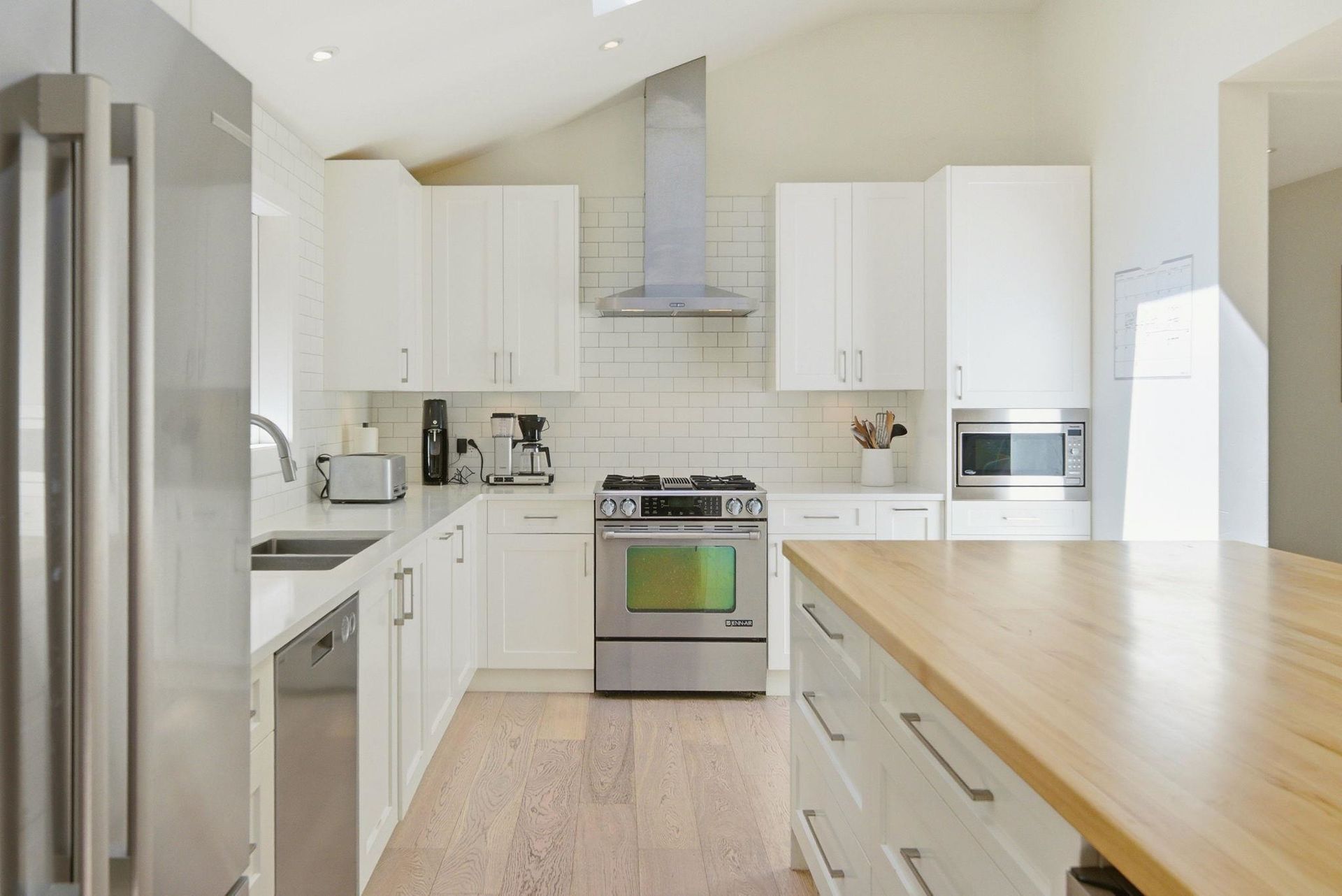 5222-sarita-avenue-canyon-heights-nv-north-vancouver-04