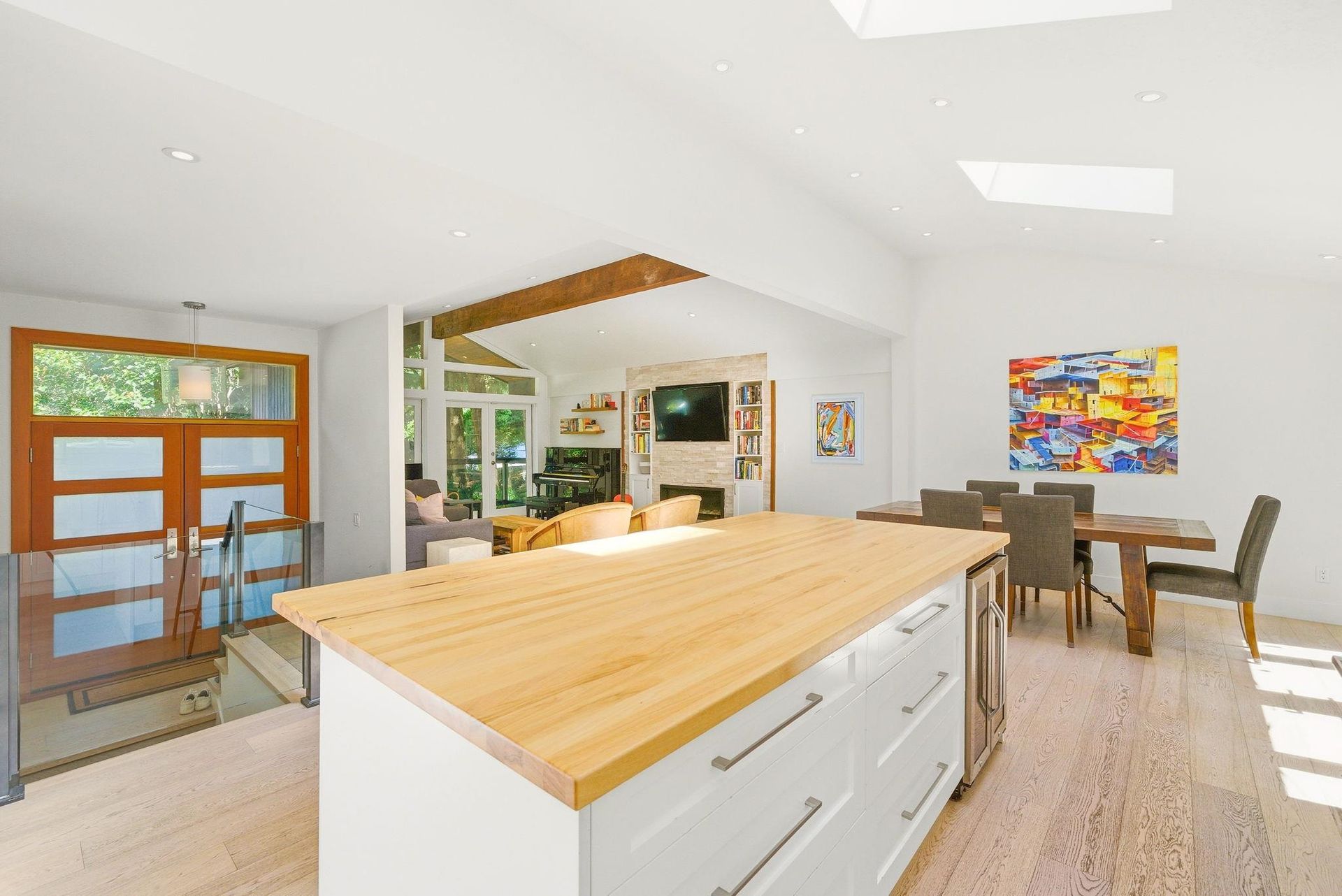 5222-sarita-avenue-canyon-heights-nv-north-vancouver-05