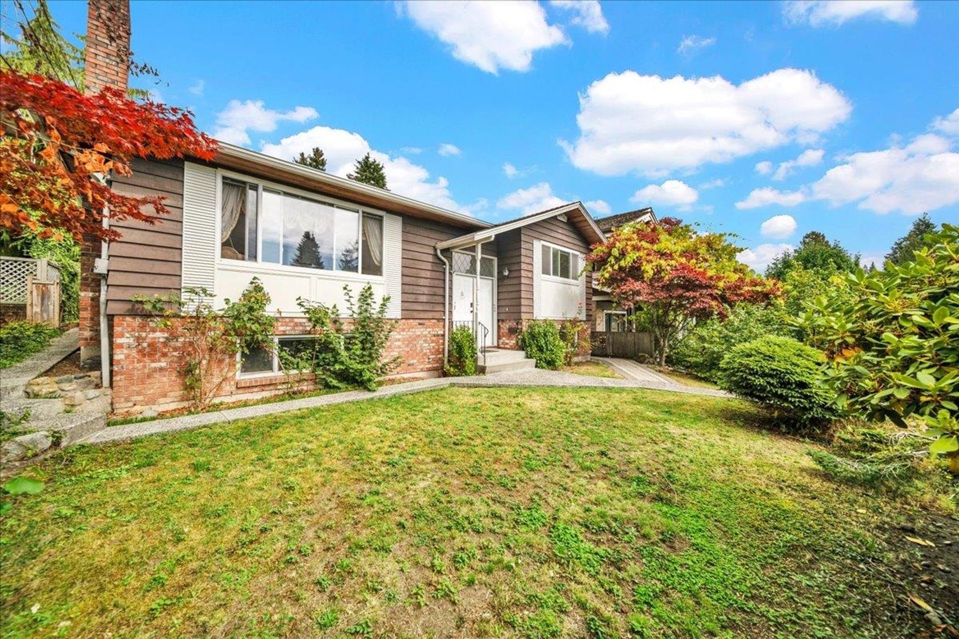 1433-kings-avenue-ambleside-west-vancouver-01