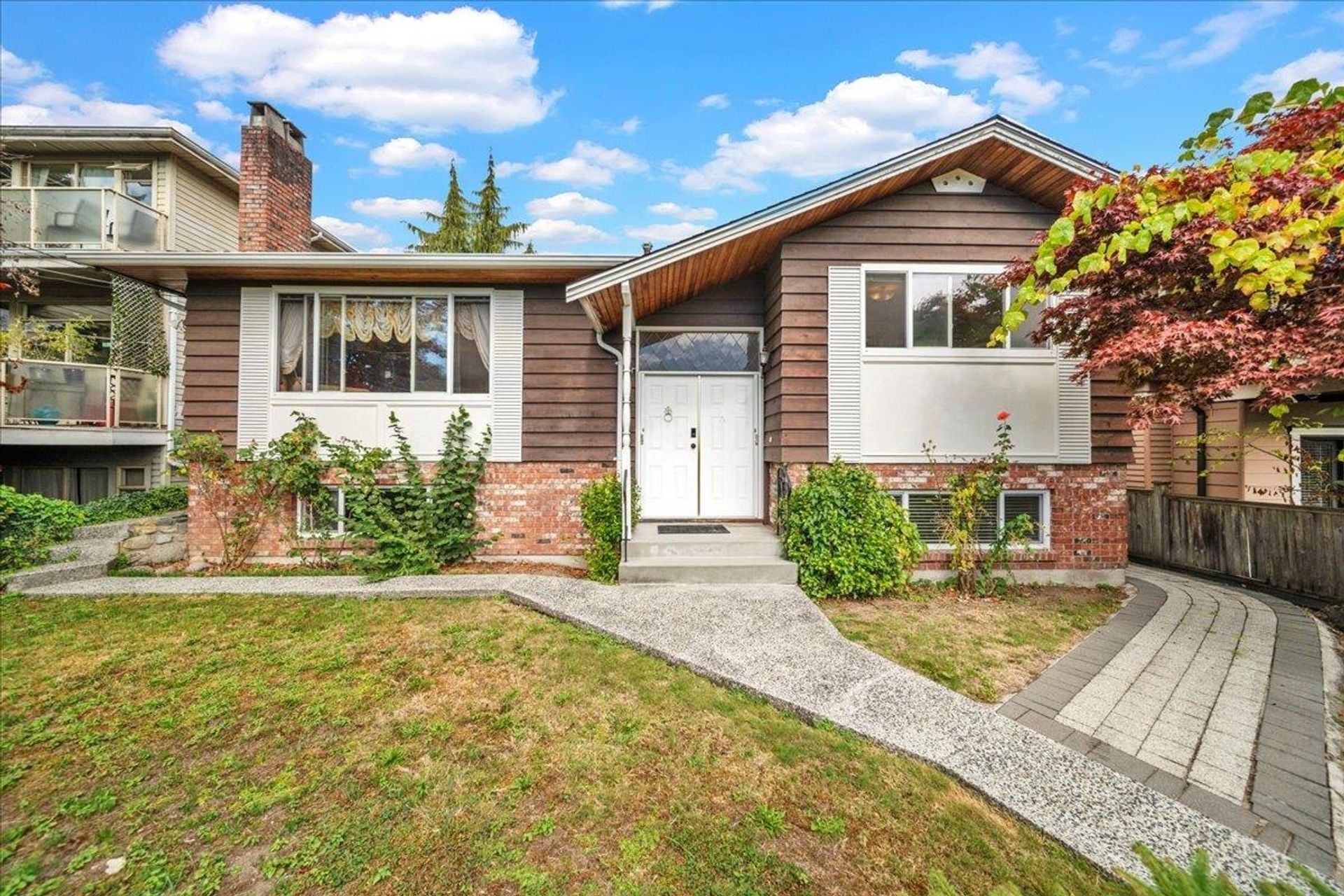 1433-kings-avenue-ambleside-west-vancouver-02