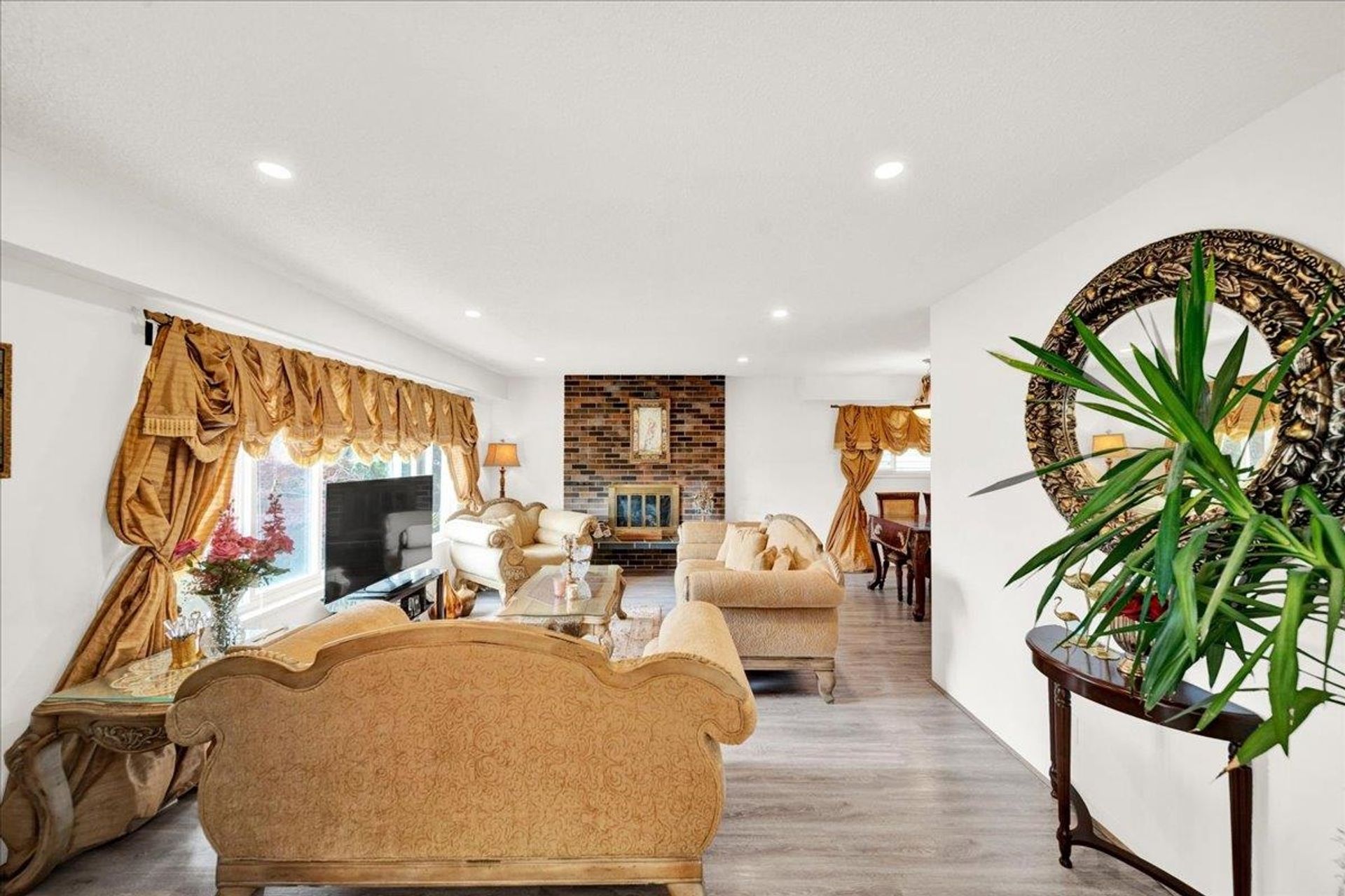1433-kings-avenue-ambleside-west-vancouver-05