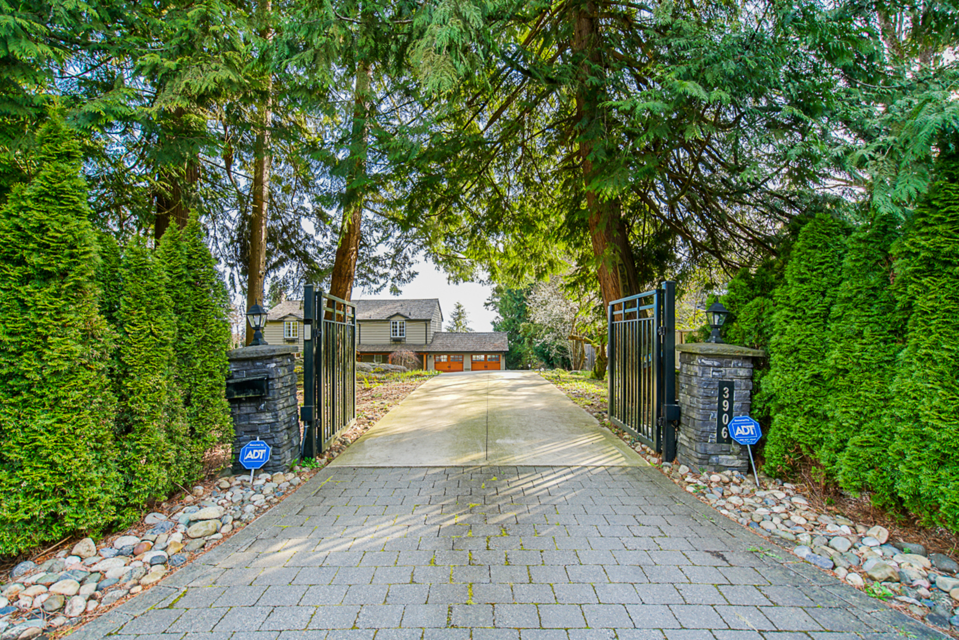 3906-southridge-avenue-west-vancouver-1