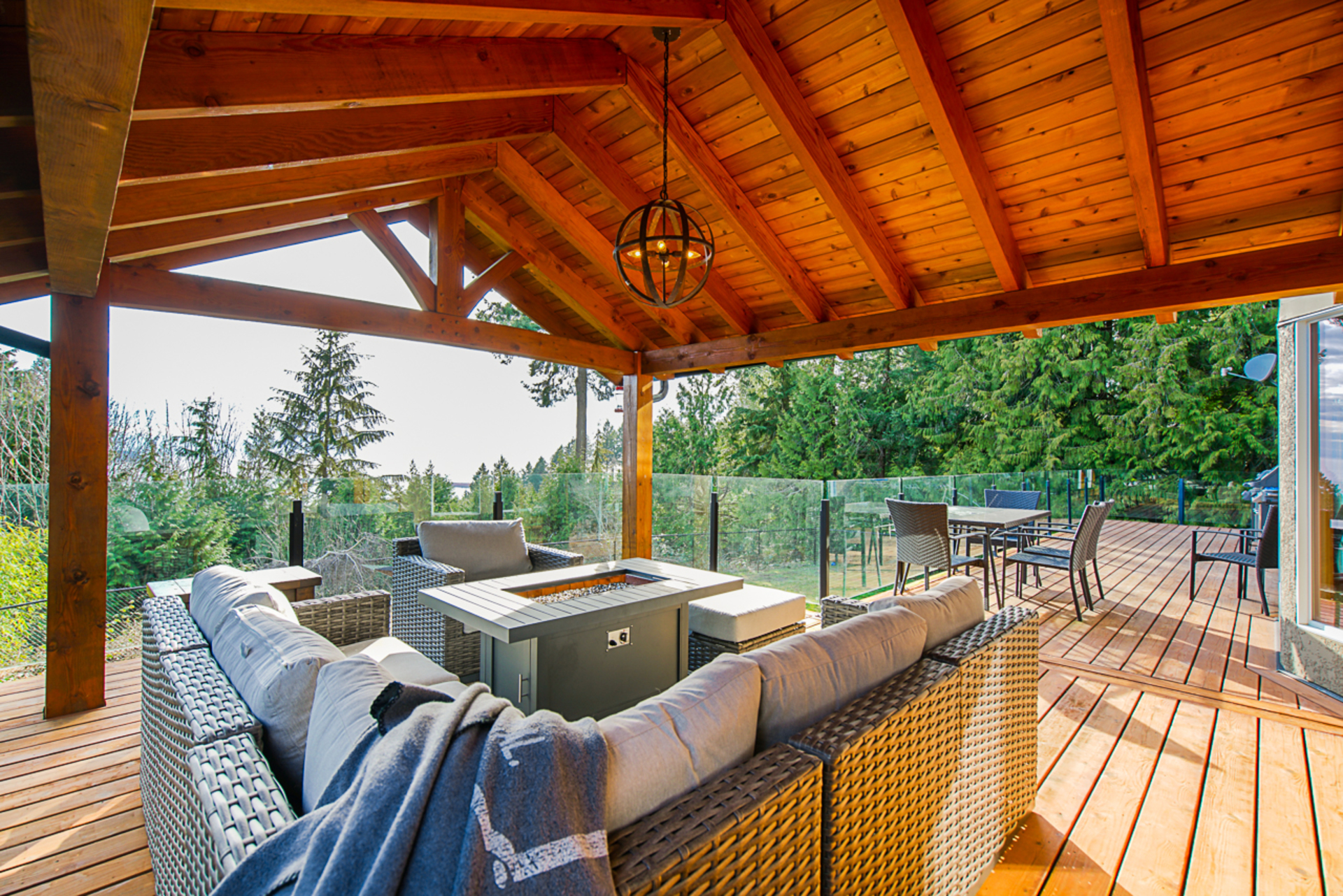 3906-southridge-avenue-west-vancouver-36