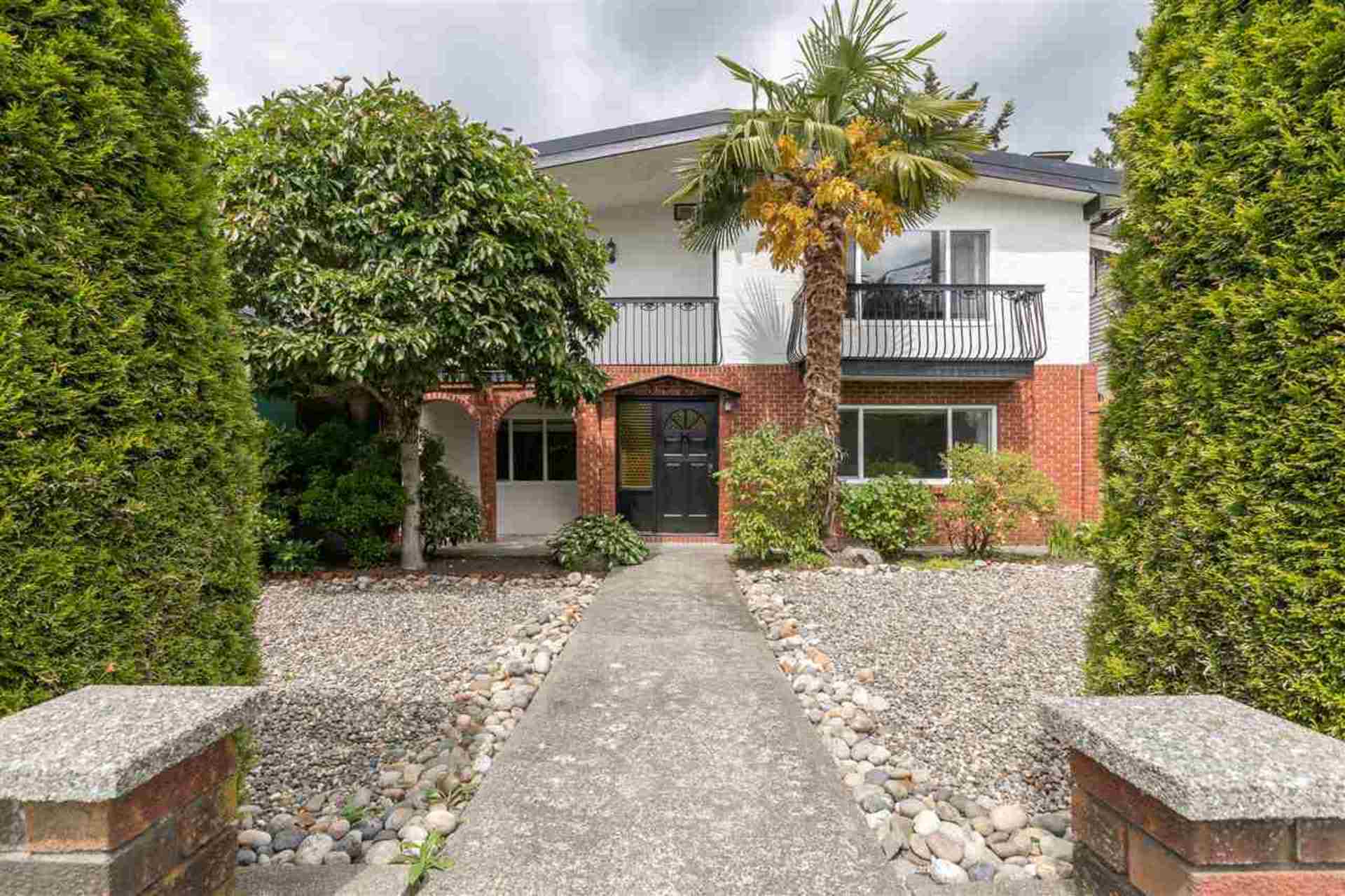 352-e-13th-street-central-lonsdale-north-vancouver-01