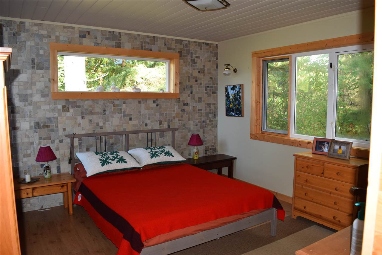 17b-gambier-island-sunshine-coast-12.jpg
