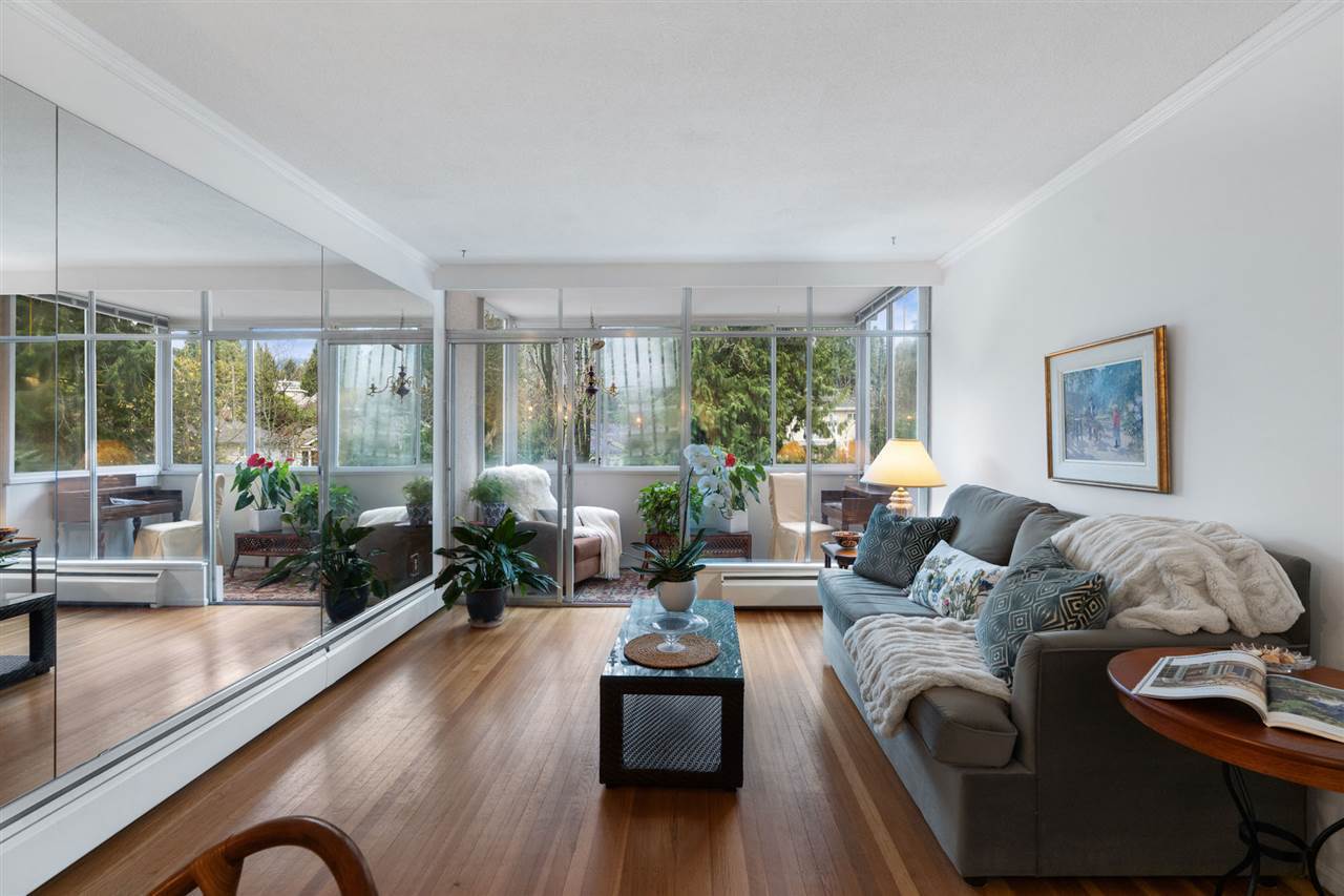 1425-esquimalt-avenue-ambleside-west-vancouver-02.jpg