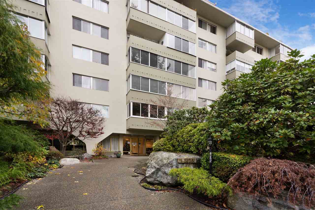 1425-esquimalt-avenue-ambleside-west-vancouver-17.jpg
