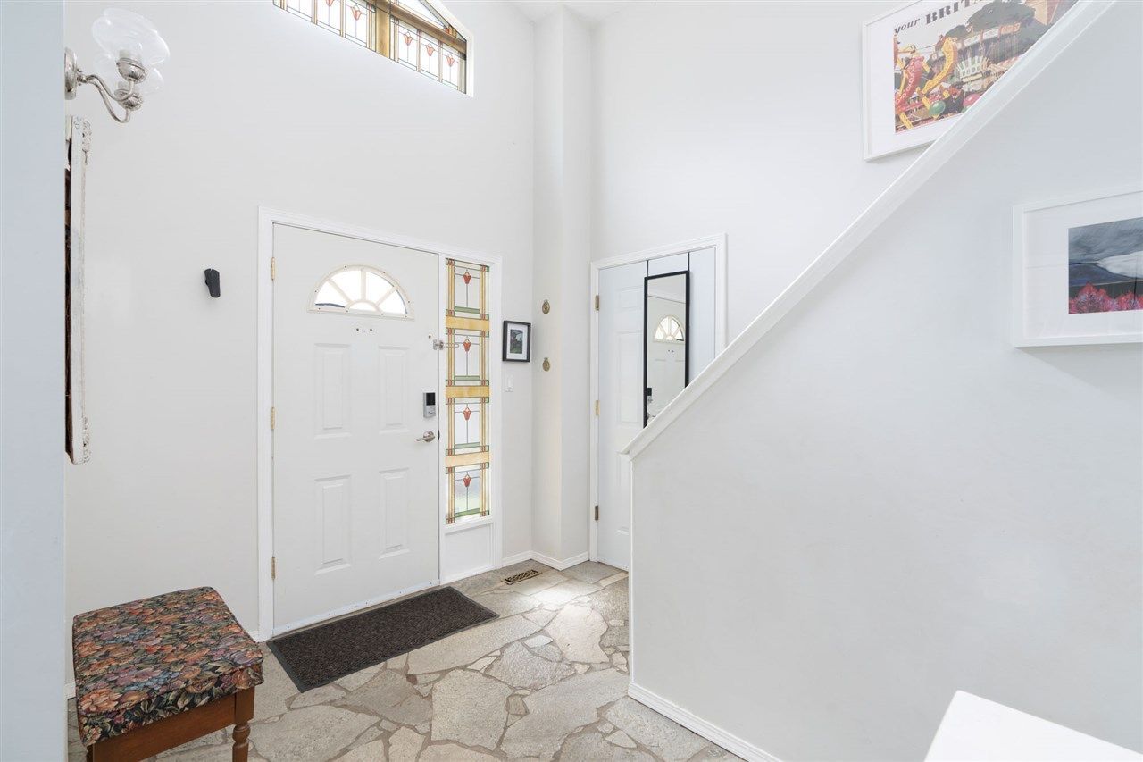 1175-oflaherty-gate-citadel-pq-port-coquitlam-02.jpg