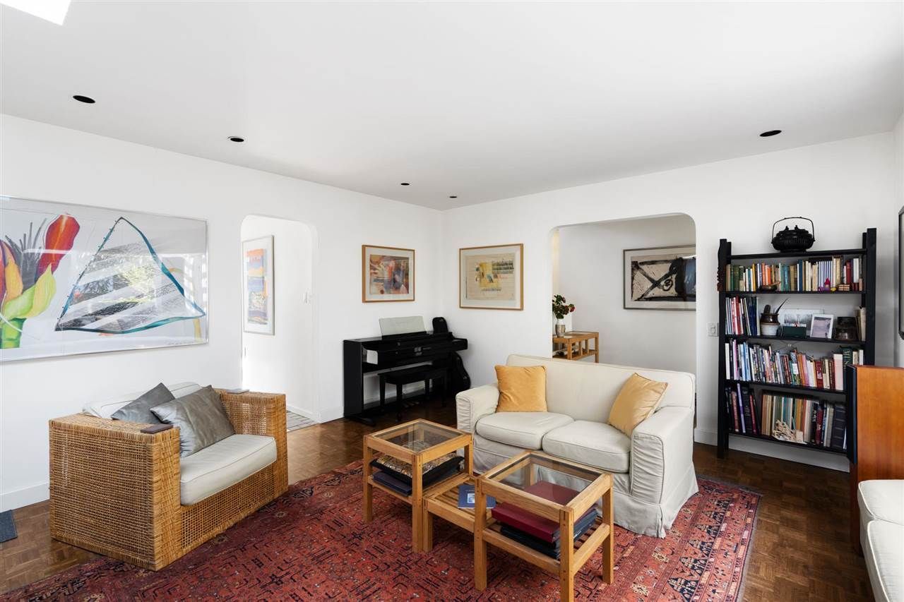 1221-jefferson-avenue-ambleside-west-vancouver-09.jpg