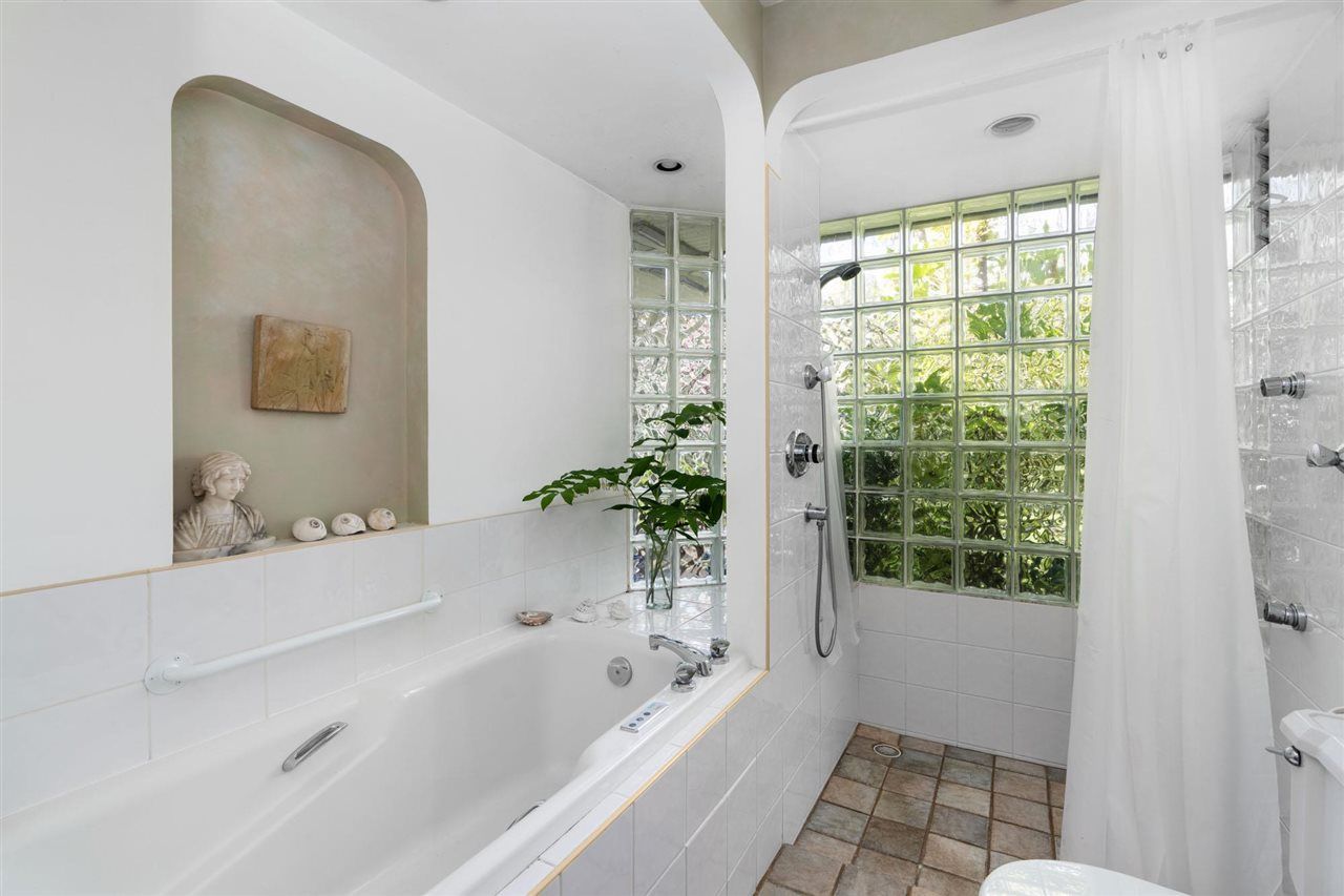 1221-jefferson-avenue-ambleside-west-vancouver-23.jpg