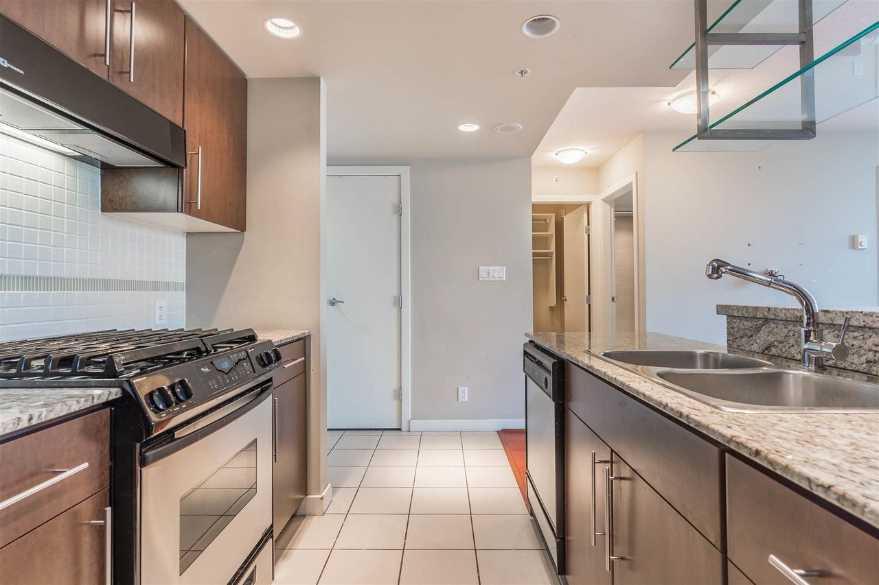 455-beach-crescent-yaletown-vancouver-west-10.jpg