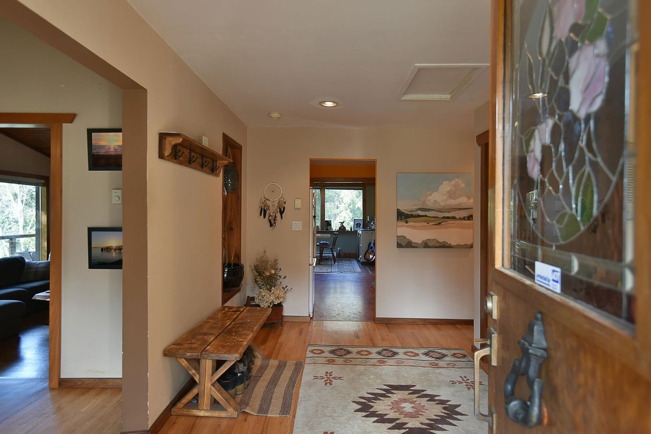 5687-rutherford-road-halfmn-bay-secret-cv-redroofs-sunshine-coast-05.jpg