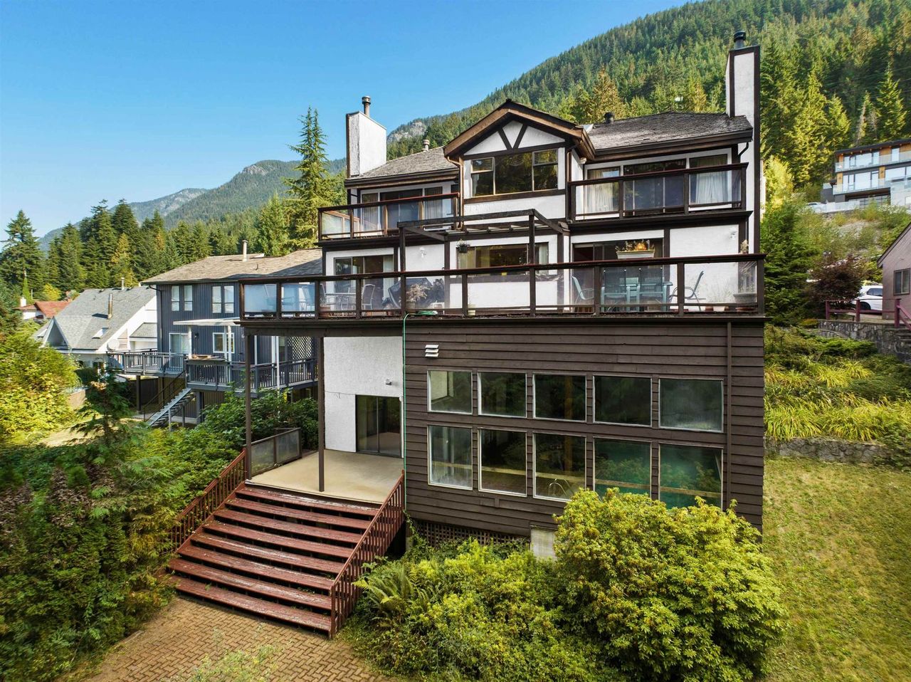 5419-molina-crescent-canyon-heights-nv-north-vancouver-05.jpg