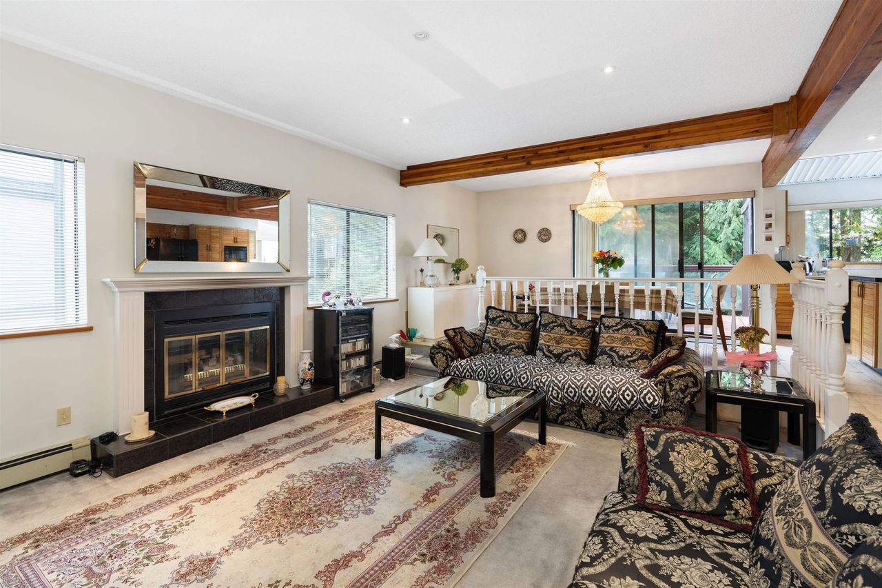 5419-molina-crescent-canyon-heights-nv-north-vancouver-19.jpg