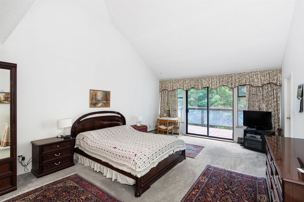 5419-molina-crescent-canyon-heights-nv-north-vancouver-21.jpg