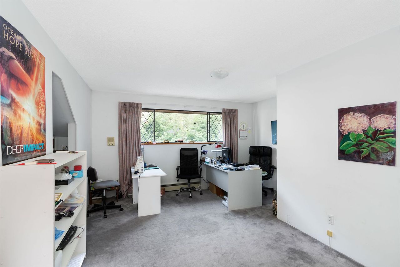5419-molina-crescent-canyon-heights-nv-north-vancouver-24.jpg