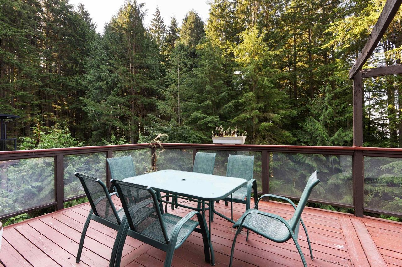 5419-molina-crescent-canyon-heights-nv-north-vancouver-30.jpg