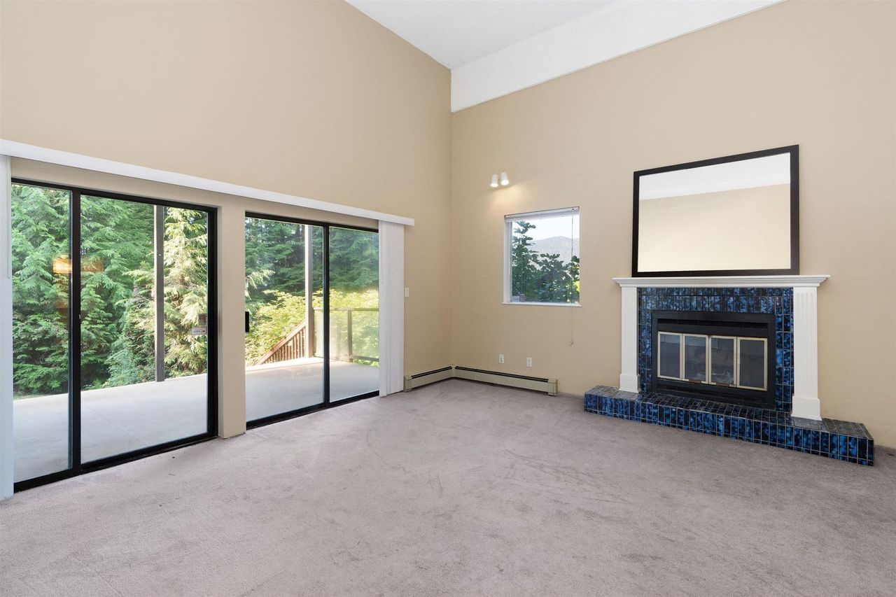 5419-molina-crescent-canyon-heights-nv-north-vancouver-31.jpg