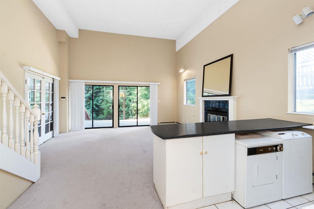 5419-molina-crescent-canyon-heights-nv-north-vancouver-33.jpg