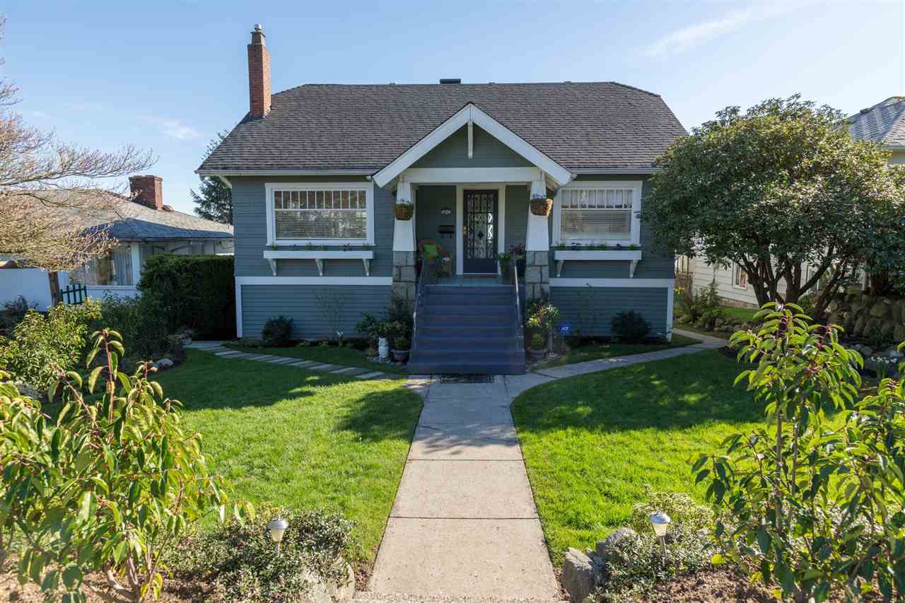 725 E  Road, Queensbury, North Vancouver 4 by Sue Scott Realty 725 E  Road, Queensbury, North Vancouver 4