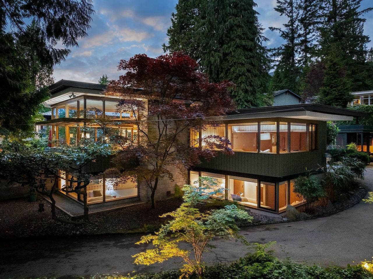 1655 Ottawa Avenue, Ambleside, West Vancouver 4 by Sue Scott Realty 1655 Ottawa Avenue, Ambleside, West Vancouver 4