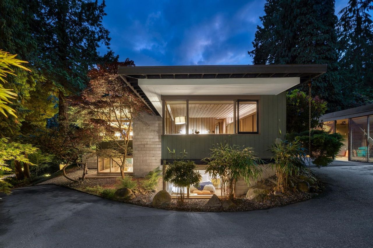 1655-ottawa-avenue-ambleside-west-vancouver-03.jpg