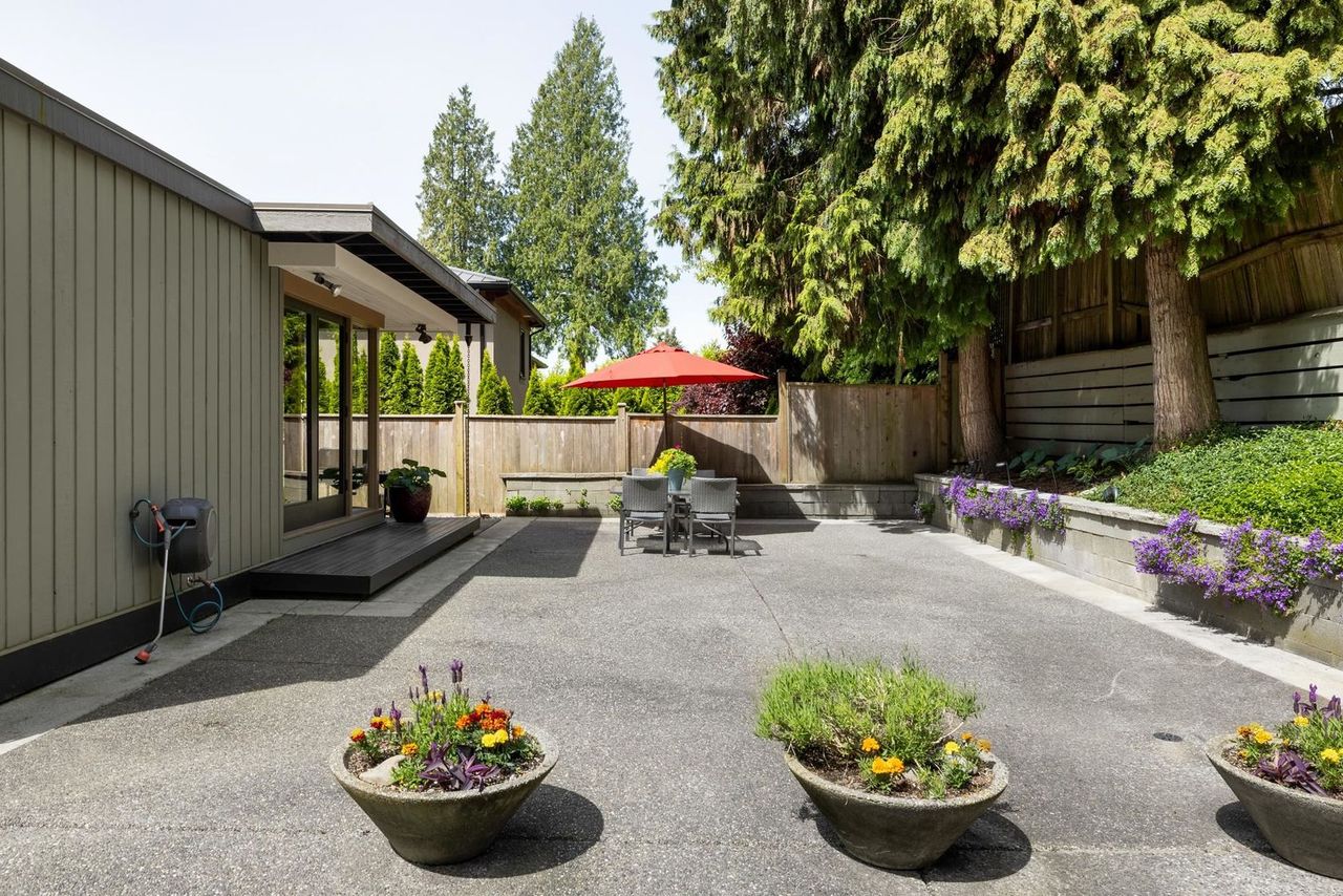 1655-ottawa-avenue-ambleside-west-vancouver-33.jpg