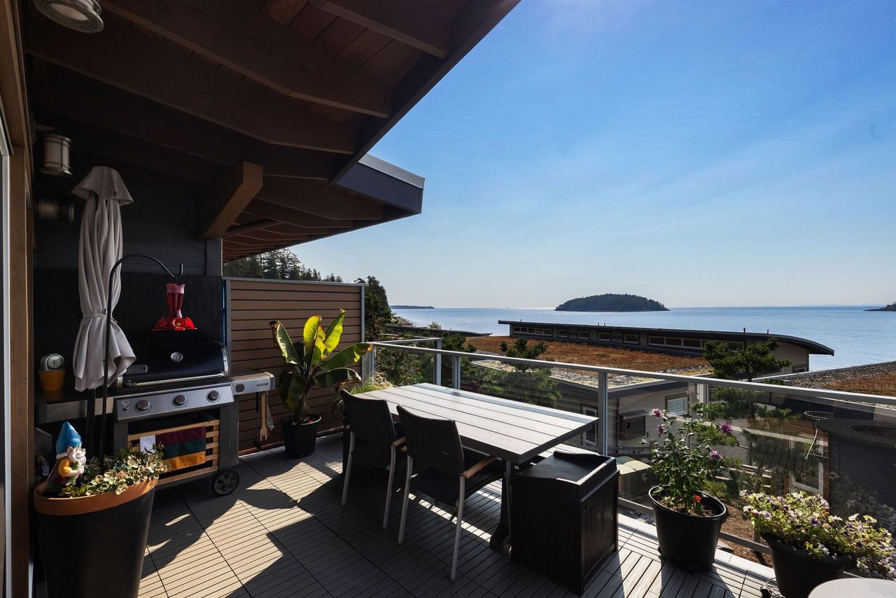 5398-wakefield-beach-lane-sechelt-district-sunshine-coast-02.jpg