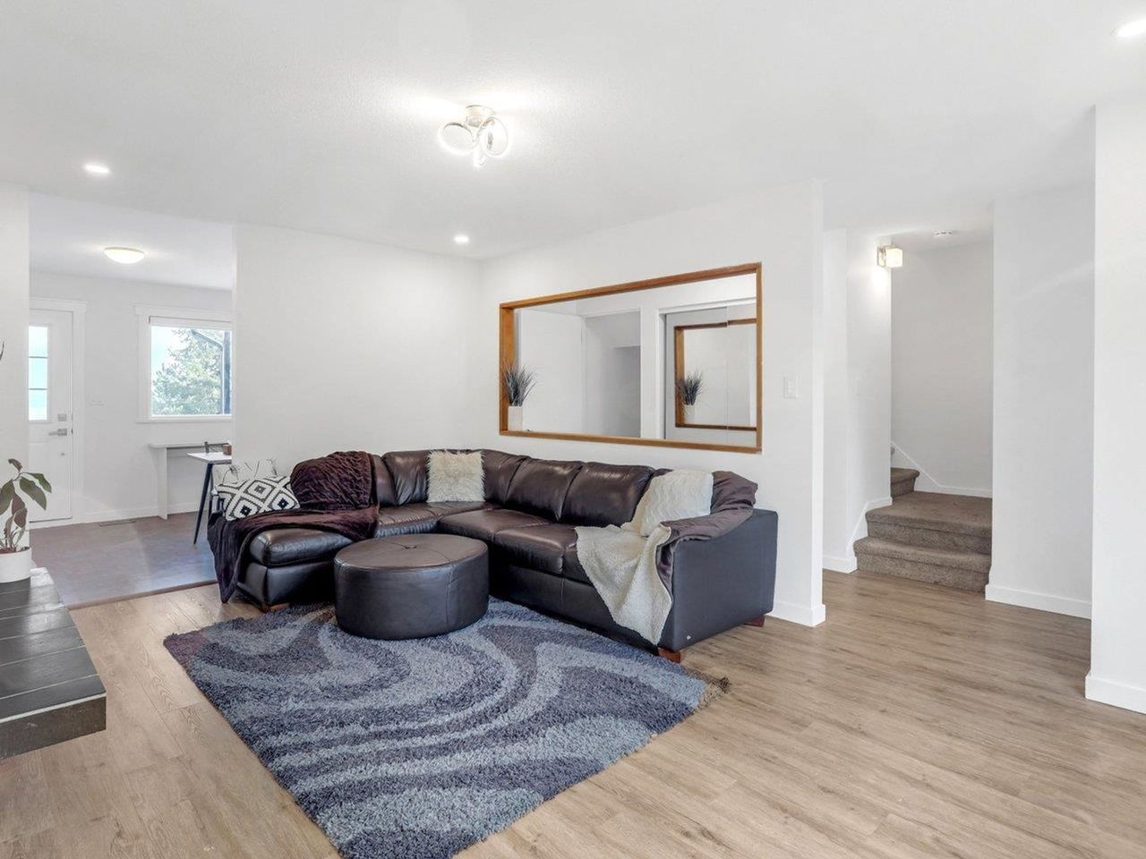 1309-vivian-place-mary-hill-port-coquitlam-08.jpg