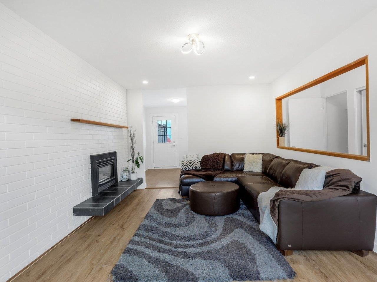 1309-vivian-place-mary-hill-port-coquitlam-09.jpg