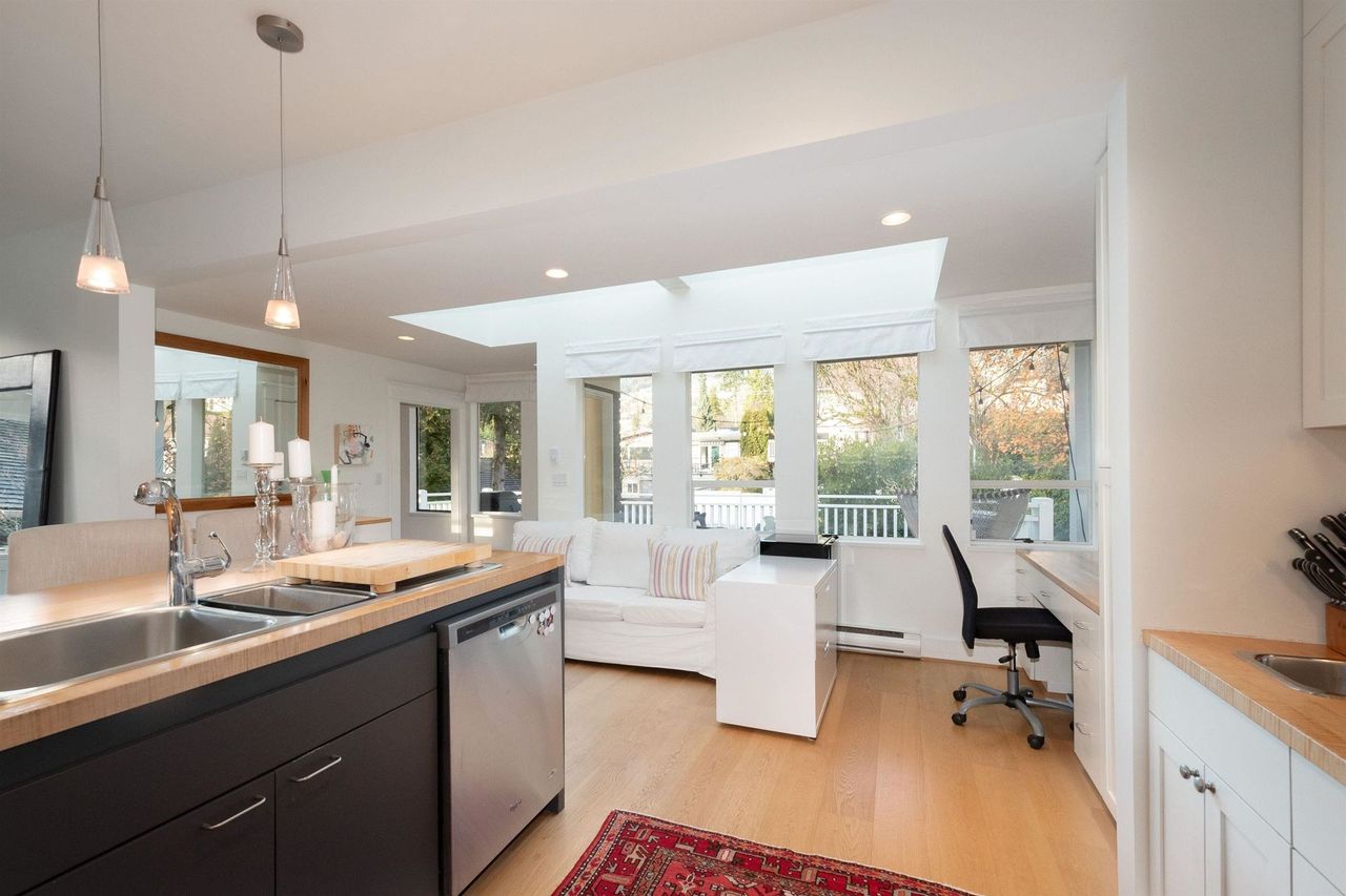 2047-fulton-avenue-ambleside-west-vancouver-11.jpg