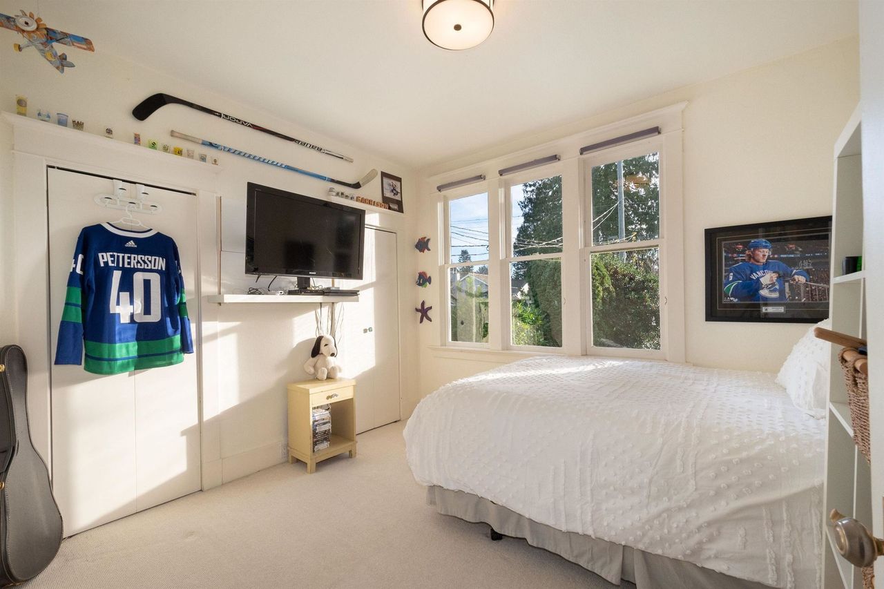 2047-fulton-avenue-ambleside-west-vancouver-13.jpg