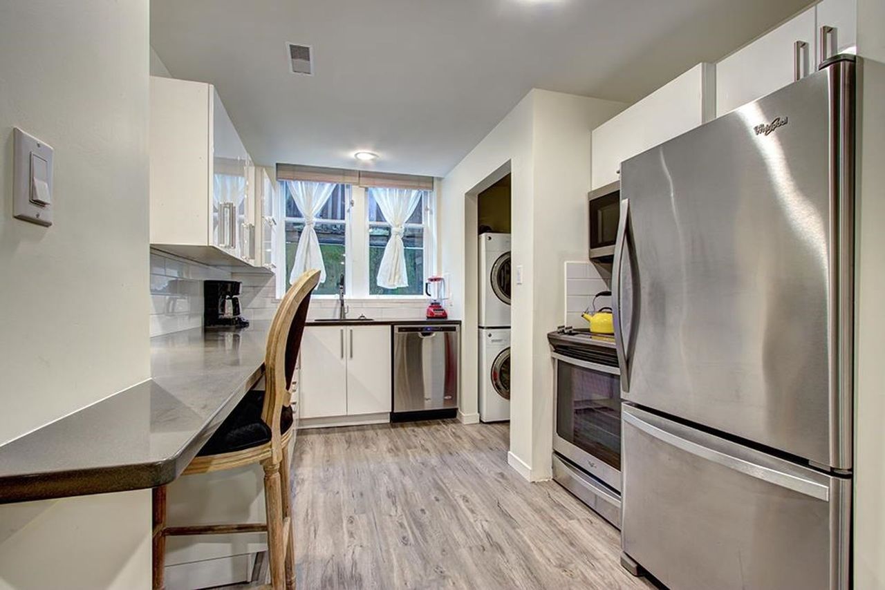 2047-fulton-avenue-ambleside-west-vancouver-29.jpg