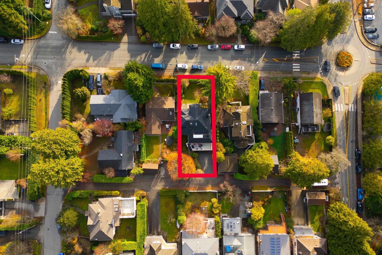 2047-fulton-avenue-ambleside-west-vancouver-34.jpg