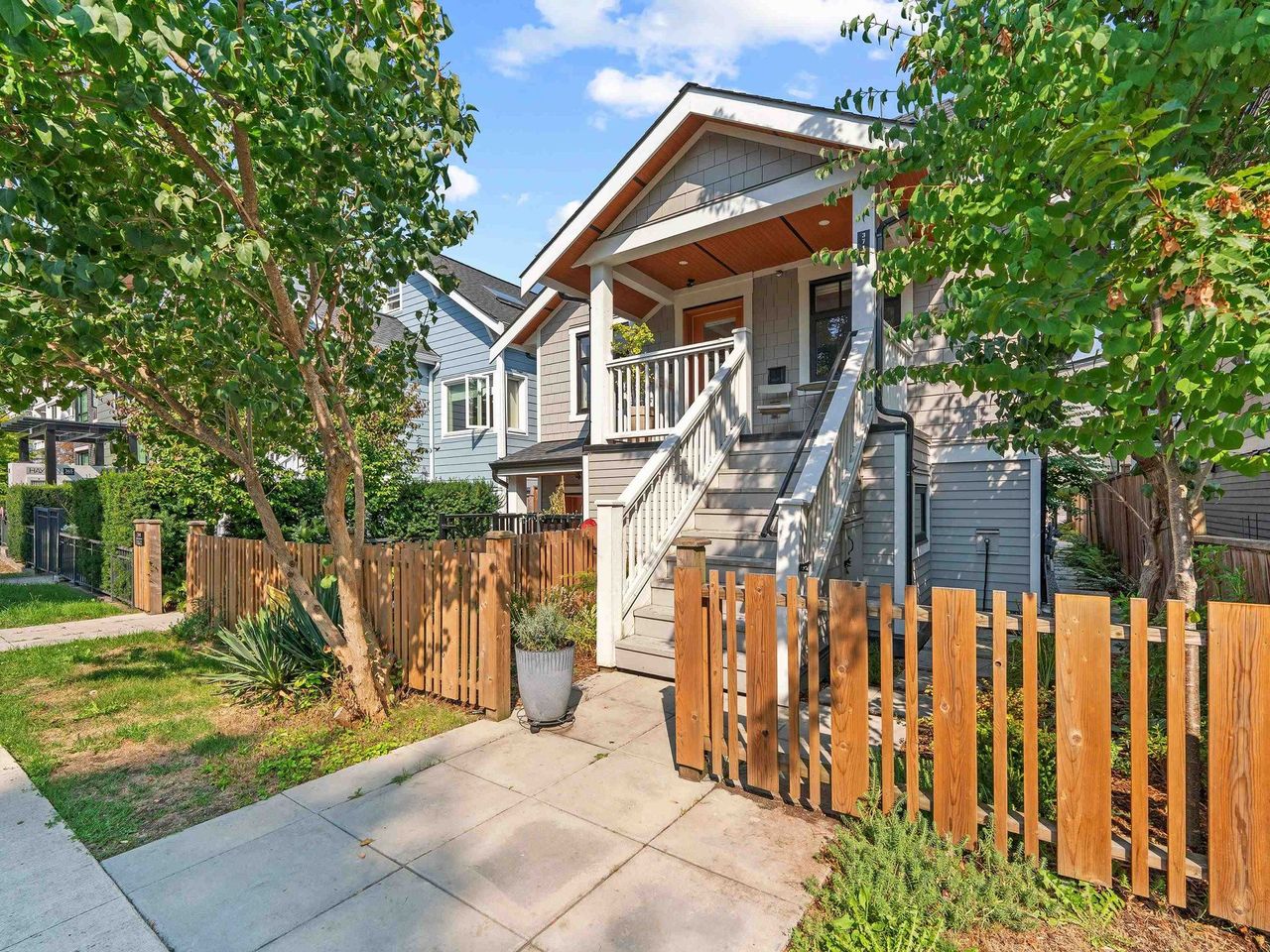 1-371-e-16th-avenue-mount-pleasant-ve-vancouver-east-02.jpg