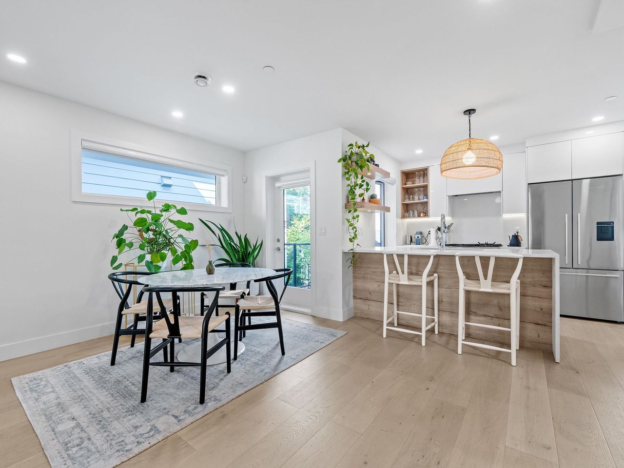 1-371-e-16th-avenue-mount-pleasant-ve-vancouver-east-06.jpg