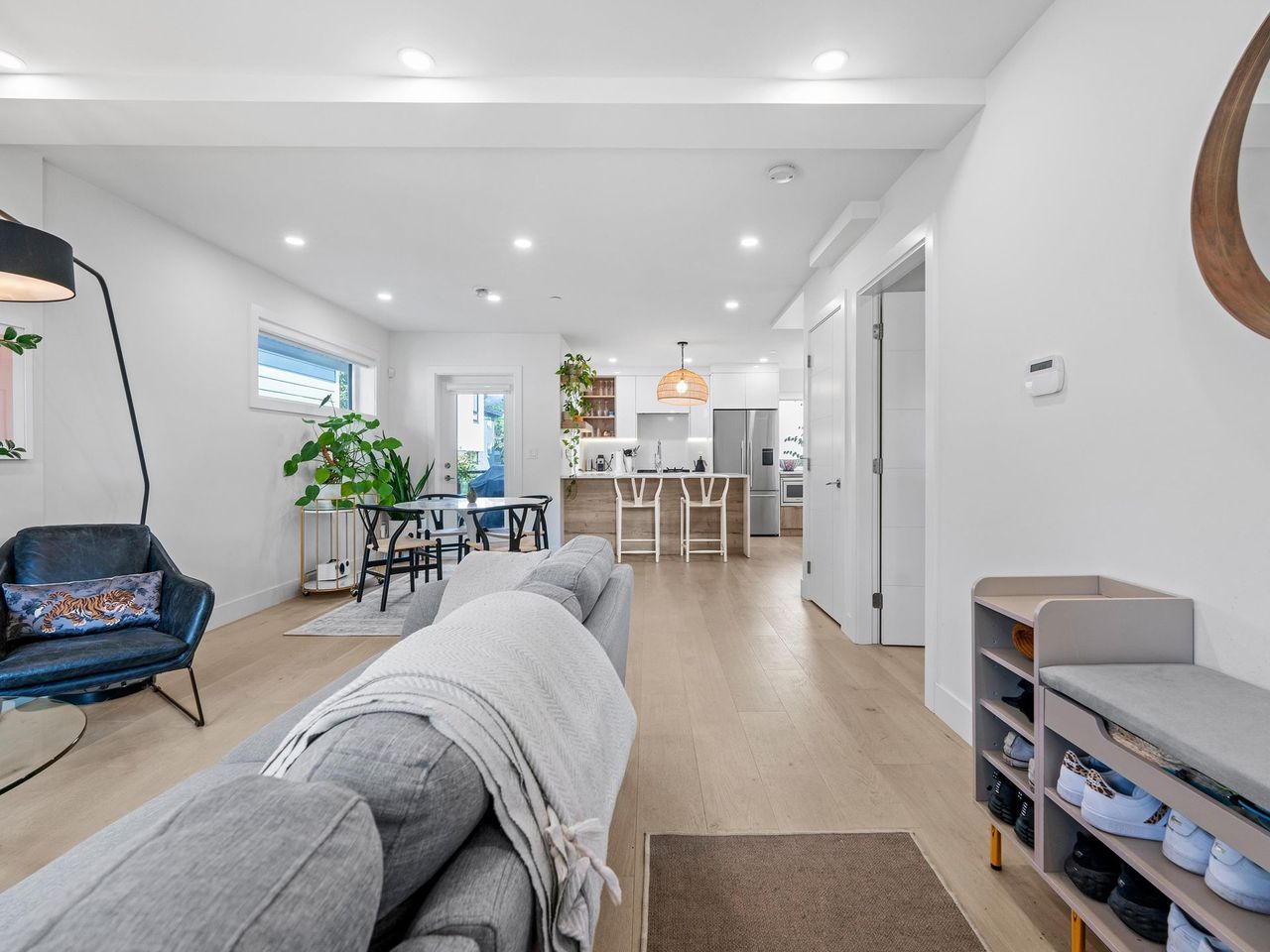 1-371-e-16th-avenue-mount-pleasant-ve-vancouver-east-15.jpg
