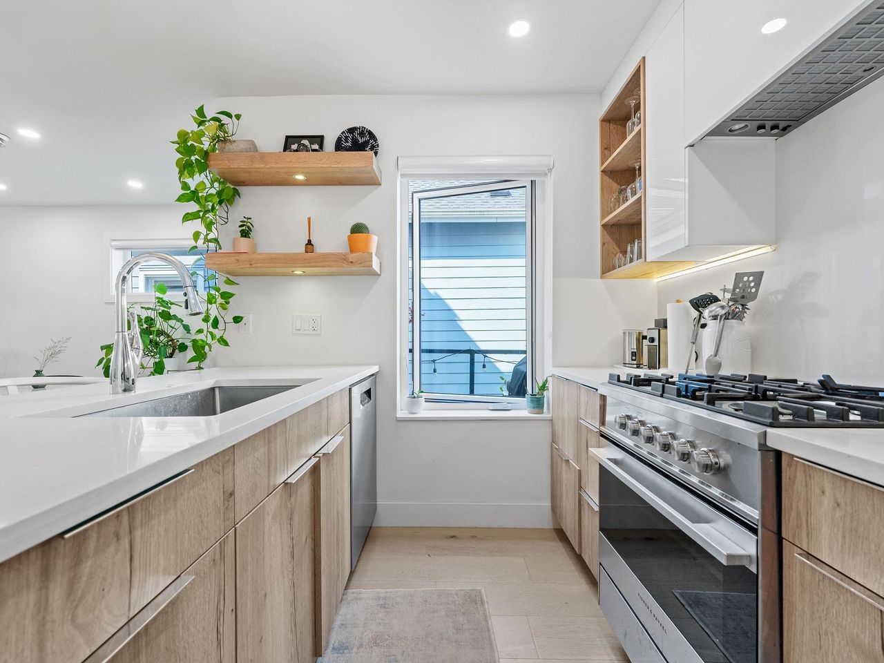 1-371-e-16th-avenue-mount-pleasant-ve-vancouver-east-17.jpg
