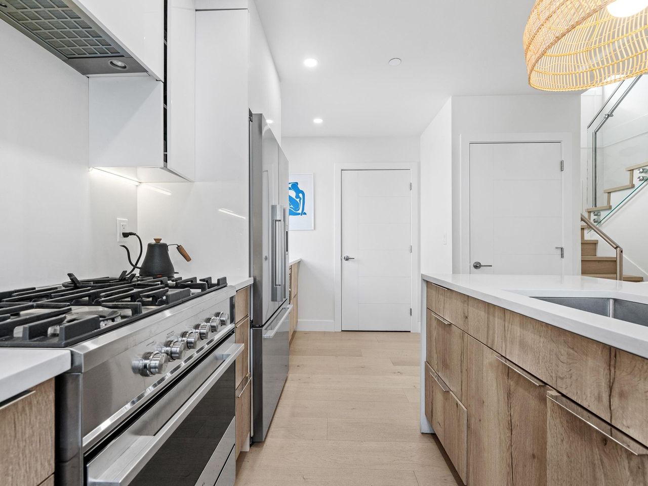1-371-e-16th-avenue-mount-pleasant-ve-vancouver-east-19.jpg