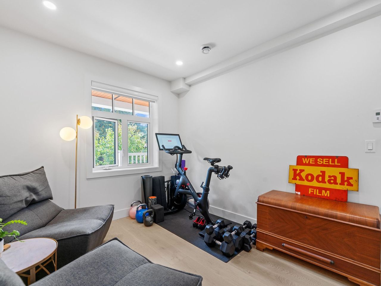 1-371-e-16th-avenue-mount-pleasant-ve-vancouver-east-25.jpg