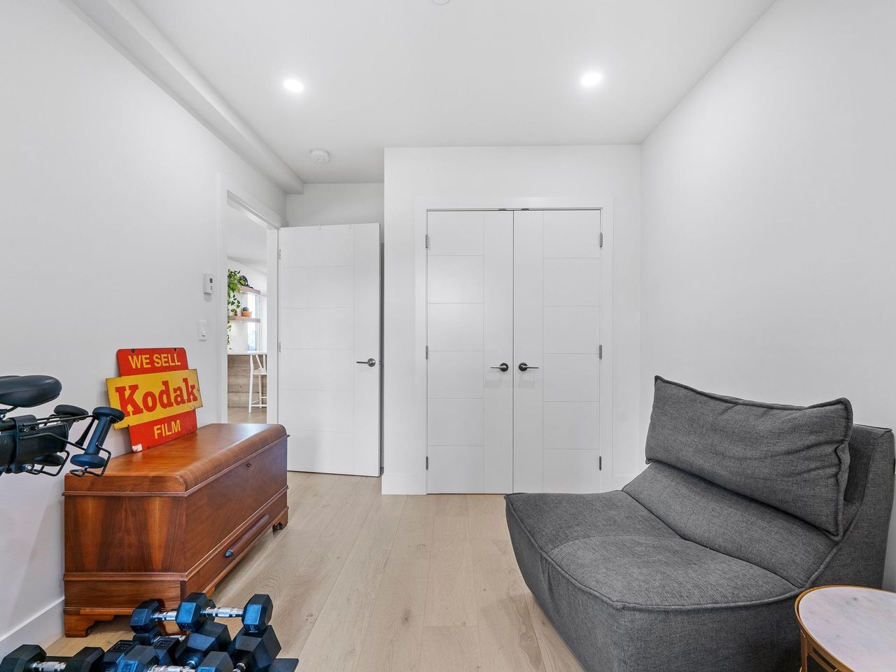 1-371-e-16th-avenue-mount-pleasant-ve-vancouver-east-27.jpg