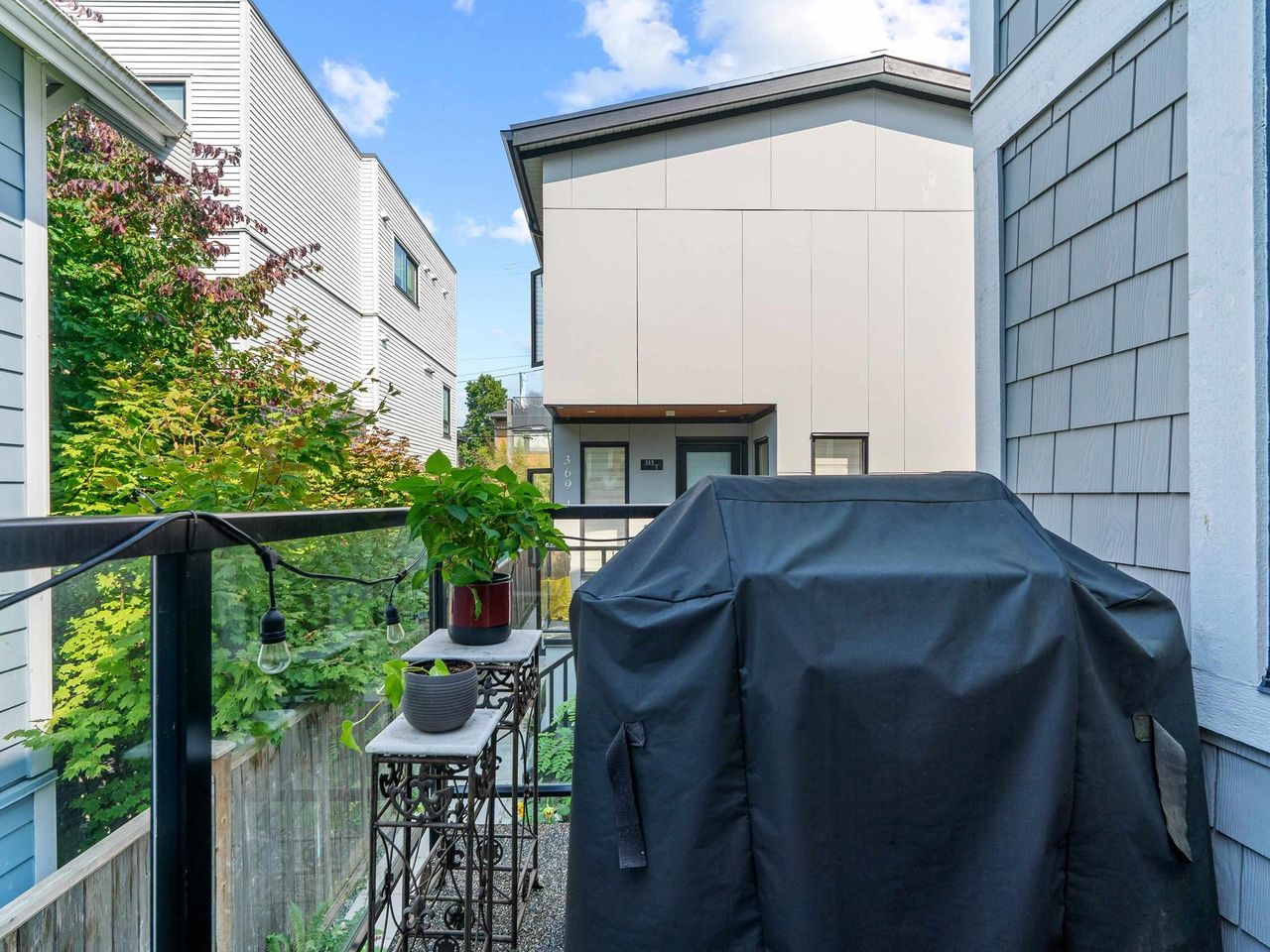 1-371-e-16th-avenue-mount-pleasant-ve-vancouver-east-29.jpg