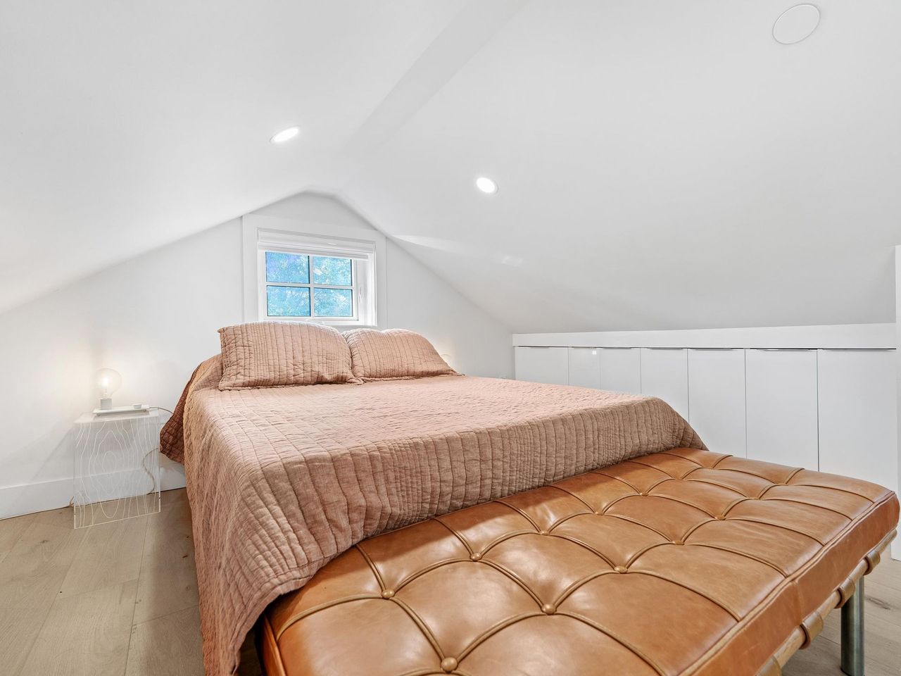 1-371-e-16th-avenue-mount-pleasant-ve-vancouver-east-36.jpg