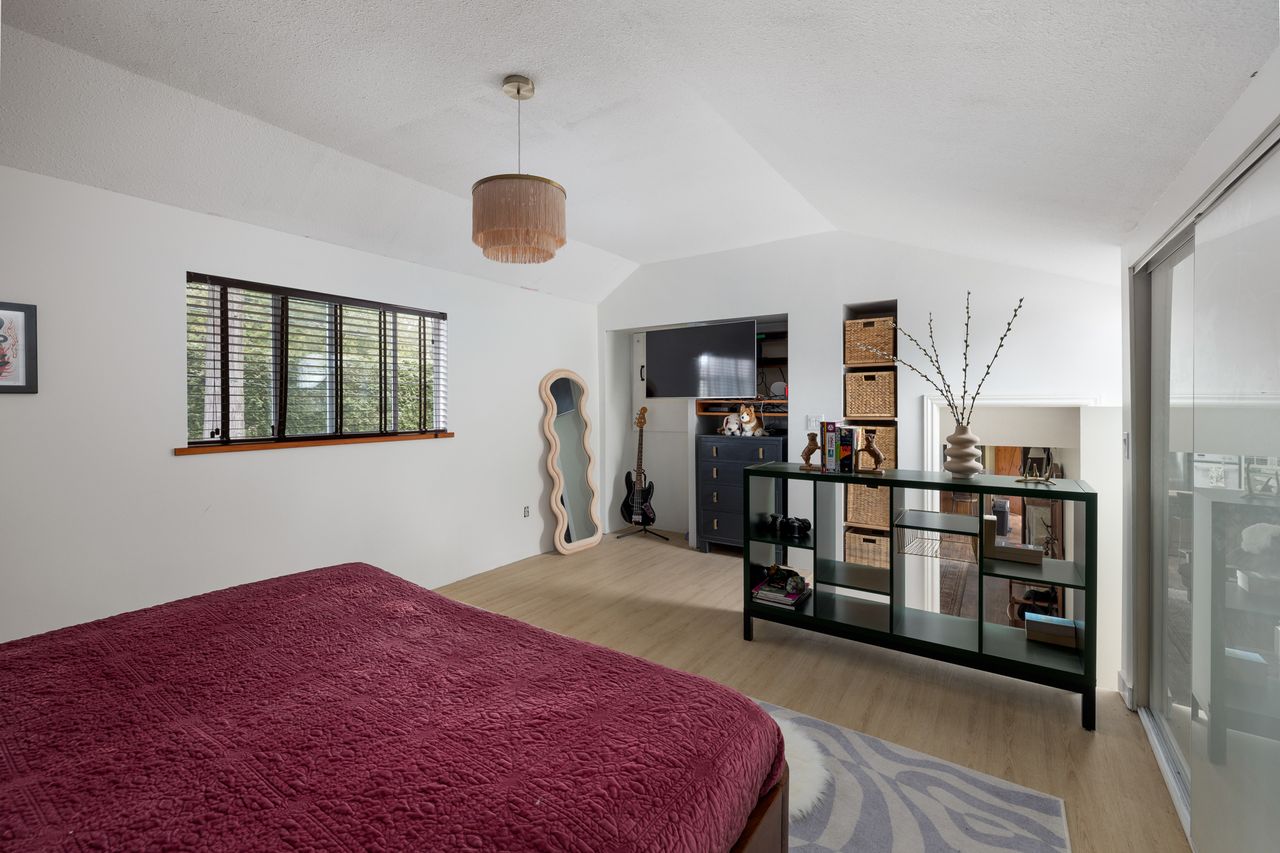 4520-capilano-rd-8630.jpg