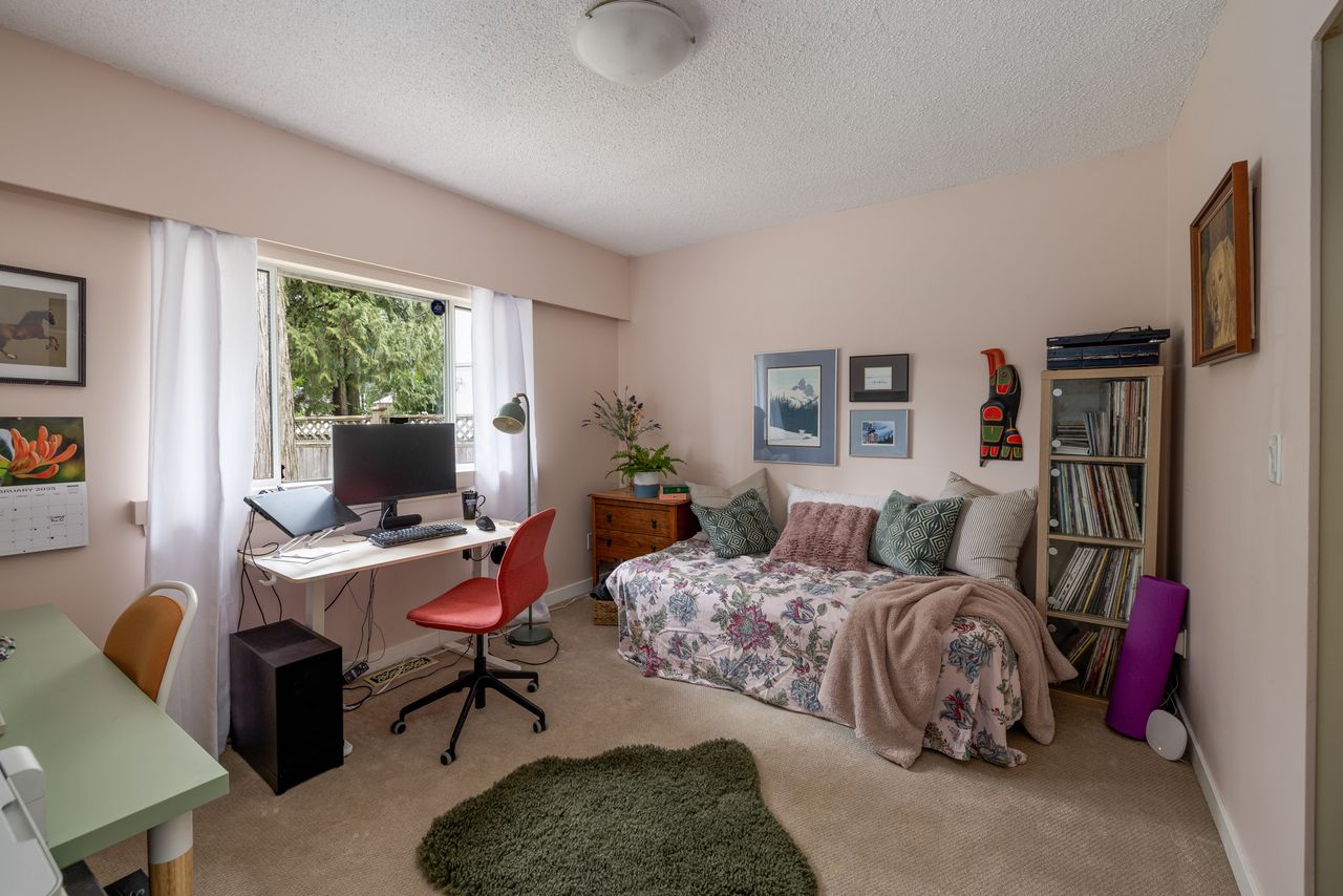 4520-capilano-rd-8662.jpg