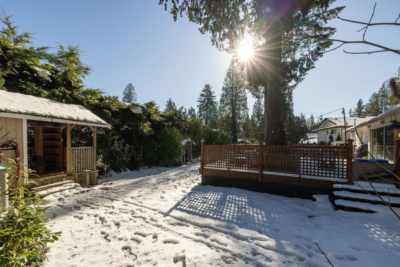 4520-capilano-road-canyon-heights-nv-north-vancouver-05.jpg